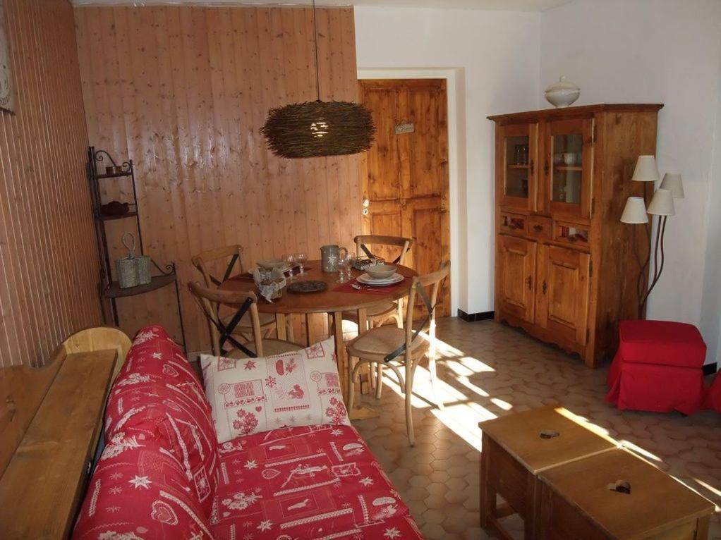 Le Domaine du Grand Cellier Gîtes Appartement en Savoie Tournon-sur-Rhône Chambre photo