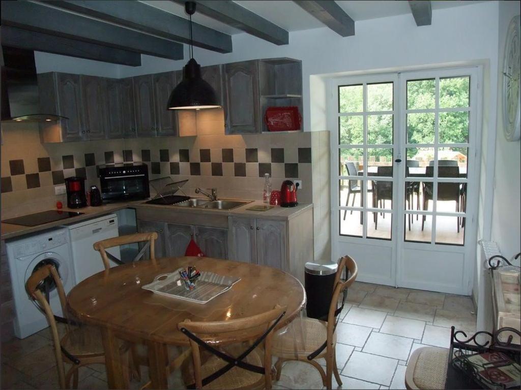 Le Domaine du Grand Cellier Gîtes Appartement en Savoie Tournon-sur-Rhône Chambre photo